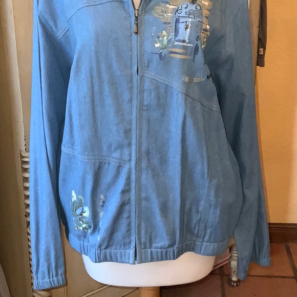 Light denim jacket - Picture 2 of 8